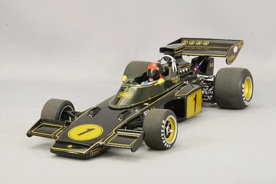 AUTOart 87328 Lotus 72E 1973 F1 Emerson Fittipaldi #1 1/18 Nero Nero/Statuetta - Immagine 1 di 4