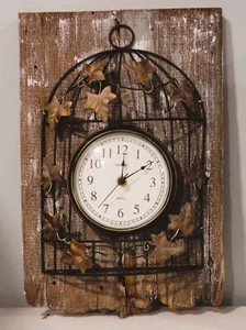 Korbuhr auf Scheunenholz - Bild 1 von 2