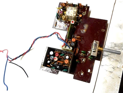 GRABADORA DE CASETE PORTÁTIL FM/AM HITACHI TRK-1211H - PLACA DE AFINACIÓN - SEPARACIÓN Foto 1 de 4