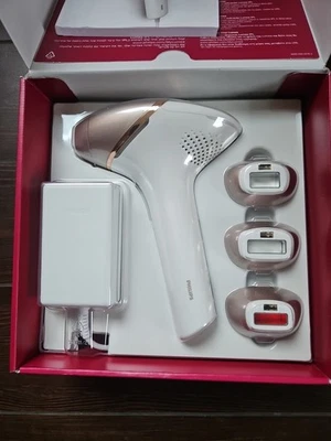 Philips Lumea IPL 8000 Series BRI948/00 Haarentfernungsgerät mit SenseIQ - Bild 1 von 4