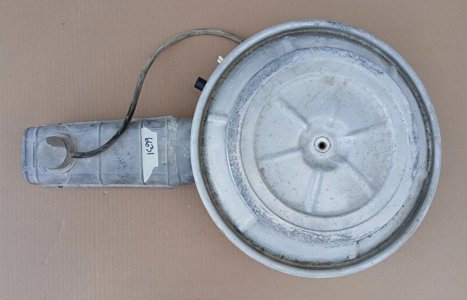 Respirador de ar Ford Thunderbird 1977 - Imagem 1 de 3