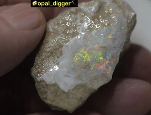 OPAL AUSTRALIAN MINTABIE SPECIMEN OR GEM CUTTER BRIGHT RED FLASH 82ct VIDEO - Picture 1 of 17