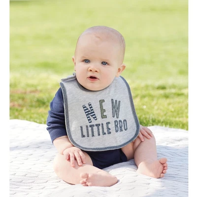 Babero de alimentación Mud Pie E0 bebé niño nuevo hermano pequeño 10" x 8" 1552349 Foto 1 de 2