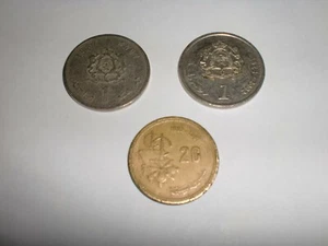 LOTE DE 3 MONEDAS MARRUECOS ANTIGUAS Y NUEVAS - 1 DRIHAM X 2 + 20 SANTIMAT-1987-2002 - Imagen 1 de 3