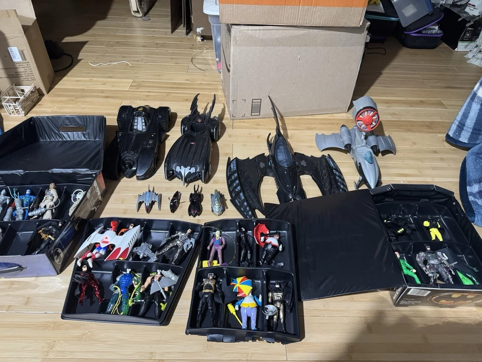 Lote De Colección Años 90 Kenner Batman Returns BTAS Figuras de Acción Accesorios Vehículos Foto 1 de 4