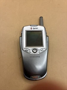 Vintage Samsung SPH-n400 Flip Phone Silver Sprint. PARTS ONLY - Picture 1 of 10