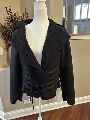 Chaqueta de moto BKE para mujer L negra con cinturón cremallera completa forrada Sherpa bolsillos con cremallera dobladillo crudo Foto 1 de 4