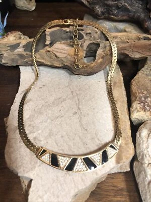 Collar Christian Dior tono dorado esmalte negro estrás blanco media luna Foto 1 de 4