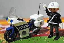 muñeco playmobil policia