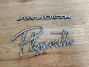 VINTAGE PLYMOUTH CAR EMBLEM SCRIPT #1902613 Belvedere Savoy Fury Suburban +Extra - Picture 1 of 3