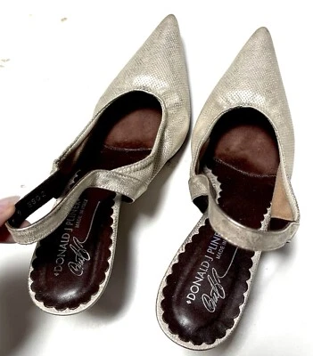 Donald J Pliner 9 Gatito Tacón Punta Tacón Correa Blanco Brillante Perla Bellezas Foto 1 de 4