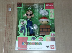 Bandai SH Figuarts(SHF) Nintendo Super Mario Bros Luigi Figure 2014 - Picture 1 of 8
