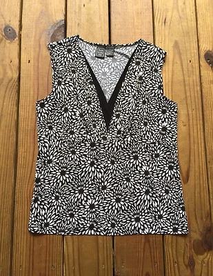 Suzi in the City women's L black white floral deep v-neck sleeveless blouse tank - Image 1 of 4