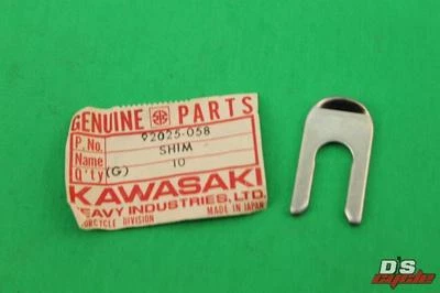 Nuevo de Lote Antiguo Kawasaki 2.3mm H1 H2 KZ S1 S2 Motor Ajuste Cuña Parte # 92025-058 Foto 1 de 4