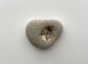 Natürlich gefüllt ❤️Herzförmiger Strand Felsen Liebe Stein Kunst/Handwerk Glück Valentinstag USA - Bild 1 von 12