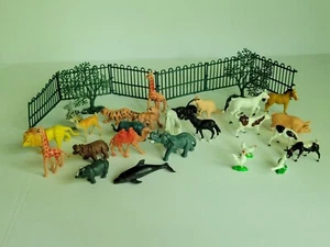 Vintage Konvolut Hongkong Plastik Spielzeug Tiere & Zubehör ~ Bauernhof/Scheune & Safari - Bild 1 von 5