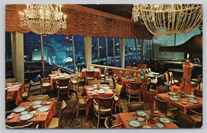 Postal Le Mont Top of the Town Pittsburgh PA restaurante vista nocturna - Imagen 1 de 2