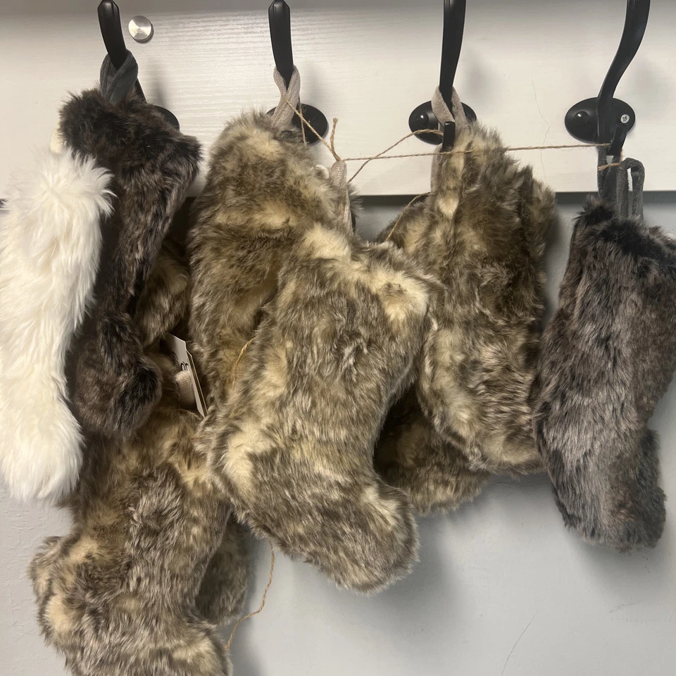 Medias de piel sintética mullidas de Navidad 3 colores disponibles 10 pulgadas Foto 1 de 1