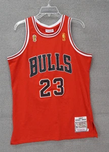 Mitchell &Ness NBA Chicago Bulls Michael Jordan 1996-1997 Authentic Jersey Sz M - Picture 1 of 8