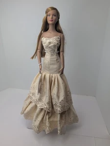 16 Zoll Tonner Tyler Wentworth Puppe Zimtwirbel Neukleid Handwerkerkleid BW Körper #U - Bild 1 von 19