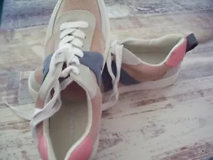 MAURICES LADY'S SNEAKERS SHOE'S 8.5 M ROUND TOE BLUSH PINK GRAY OFF GRAY NEW - Picture 1 of 6