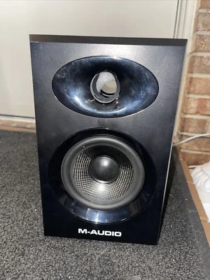 M-Audio BX5 Graphite 5" Powered Studio Monitor - Image 1 of 4