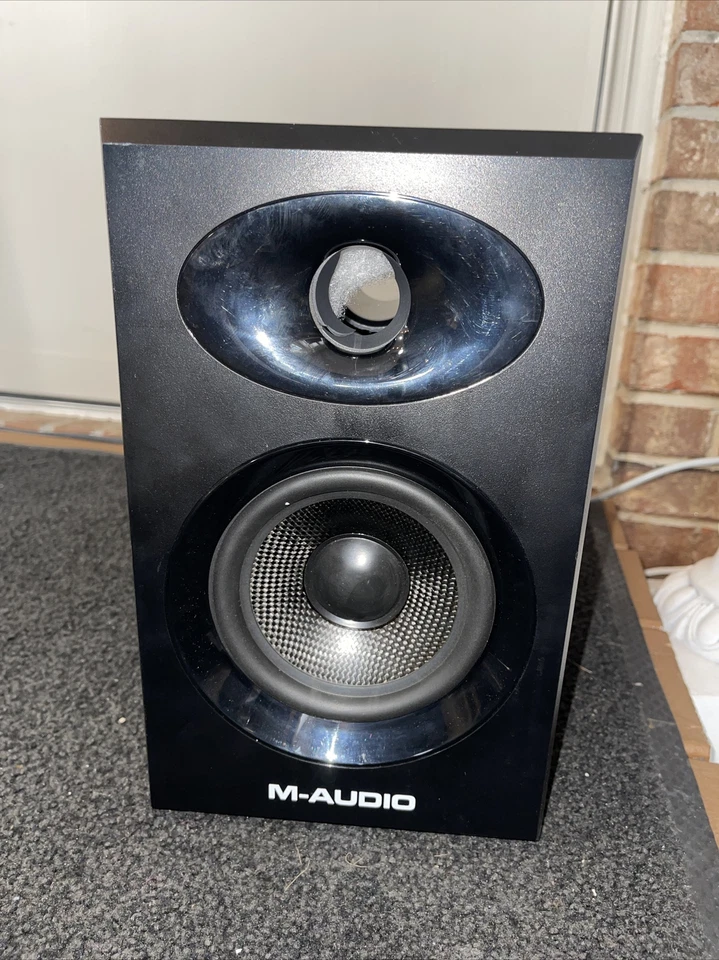 M-Audio BX5 Graphite 5" Powered Studio Monitor - Image 1 of 4