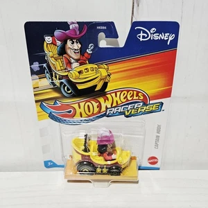 Verso de corredor Captain Hook 2023 Hot Wheels HKB86 Disney Peter Pan - Imagen 1 de 2