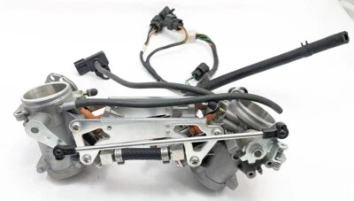 Cuerpos de acelerador Hyosung GT650R 2009 Mikuni con inyectores y subarnés Foto 1 de 3