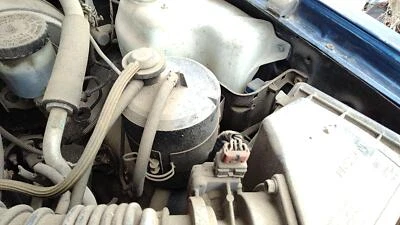 1993-1995 Nissan Pathfinder Fuel Vapor Canister Oem Charcoal Housing 1495009g10 - Image 1 of 4