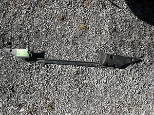 OEM 2005 BMW X5 FRONT UPPER TOP RADIATOR BRACKET SUPPORT 1439117 8385985 - Picture 1 of 10