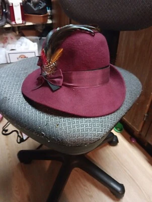 Sombrero de vestir vintage para mujer Lancasters. Echa un vistazo a mis otros sombreros Too Please I Foto 1 de 4