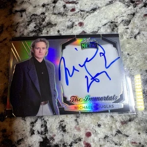 2025 Leaf Pop Century The Immortals Michael Douglas On Card Auto 84/100 - Bild 1 von 3