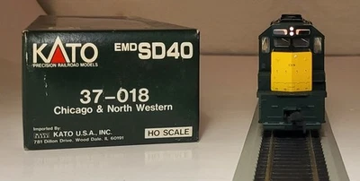 Kato EMD SD40 C&NW #928 – HO - #37-018 – NOS C-9 Kato Drive - Image 1 of 4