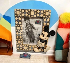 Disney Traditions Jim Shore Mickey Figurine Frame By Enesco Black White Resin - Picture 1 of 1