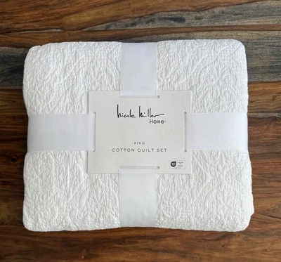 Nicole Miller White Damask Floral KING 100% Cotton Quilt Set & 2 King Shams - Image 1 of 4