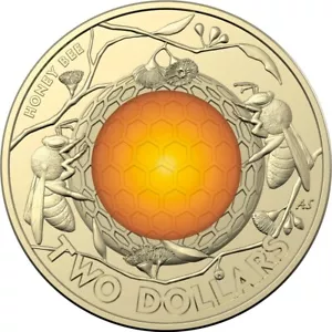 2022 $2 HONEYBEE COLOURED AUSTRALIAN TWO DOLLAR COIN QUEEN HONEY BEE CIRC - Picture 1 of 2
