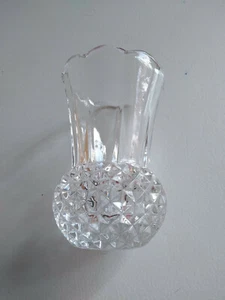 Heavy Lead Crystal Vase with Diamond Pattern Scalloped Top Edge - Picture 1 of 4