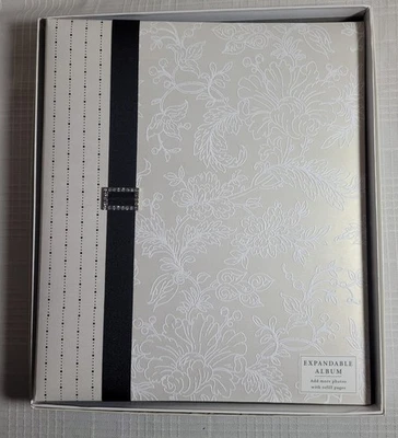 Álbum de fotos Hallmark encuadernado blanco nuevo en plástico  Foto 1 de 4