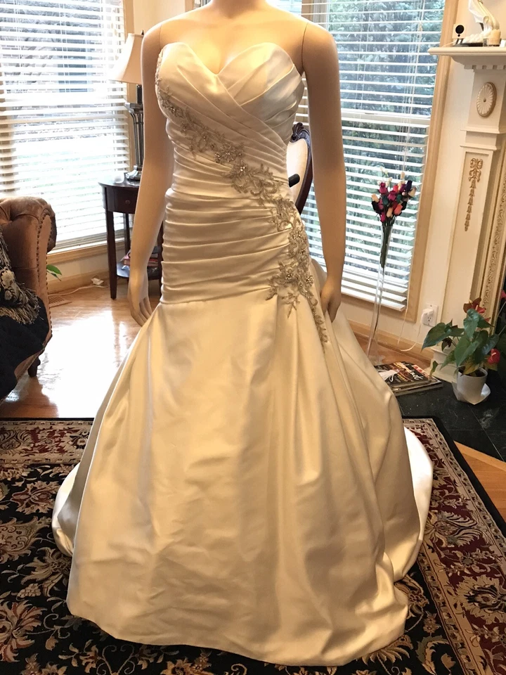 Свадебное платье Lovelle By Lazaro 👗 цвет слоновой кости размер 16 новое с бирками.  Образец платья - Изображение 1 из 4