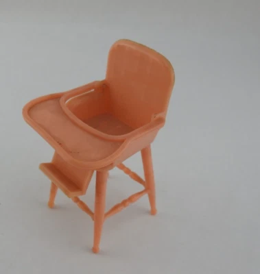 Silla alta Renwal vintage n.º 30 muebles de casa de muñecas rosa con calcomanía de oso de peluche Foto 1 de 4