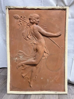 QUADRO MATTONELLA IN TERRACOTTA CON FIGURA DI DONNA - Immagine 1 di 4