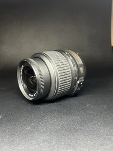 Nikon 18-55mm f/3.5-5.6G AF-S DX VR Nikkor Zoom Lens Defective for Parts NO CAPS - Picture 1 of 5