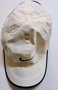 Nike federleichte Mütze Riemen hinten weiß schwarz Dri-FIT sportlich Laufen - Bild 1 von 9