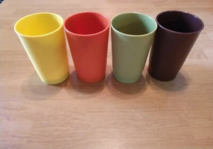 Lote de (4) tazas Tupperware de colección de 4,25" ~ serie 1320 ~ verde ~ amarillo ~ marrón ~ naranja ~ EE. UU. - Imagen 1 de 7