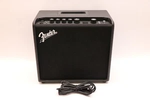 Fender Mustang LT25 Combo Guitar Amplifier - Picture 1 of 4