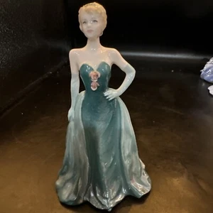 Coalport Debutante of the Year 1996 Cinderella's Ball 5" Tall Perfect Condition - Picture 1 of 5