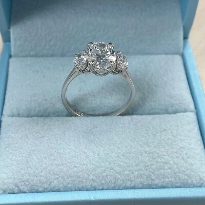 3 Stone IGI 2.16 Ct E-VS1 Oval Brilliant Cut Lab Grown Diamond Ring 14k Gold - Image 1 of 4