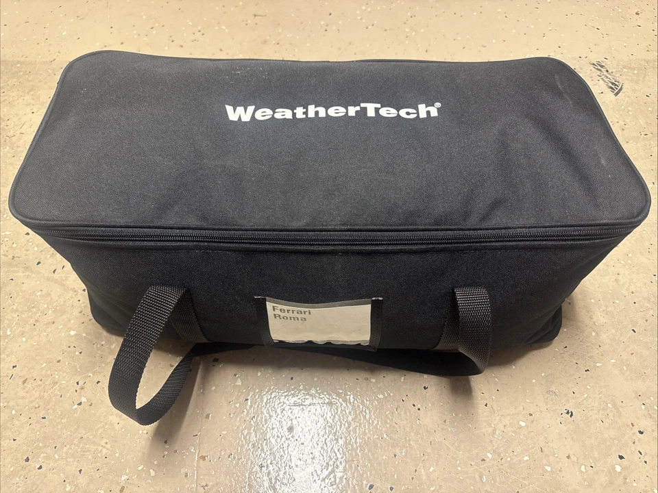 Cubierta de coche Ferrari Roma WeatherTech Foto 1 de 1