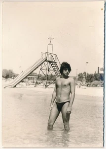 Original VTG PHOTO very HANDSOME Shirtless body Beefcake Bulge Man Gay Int 1960s - Picture 1 of 2